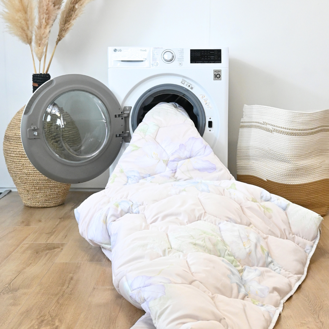 HappyDuvet Blooming Pastel - Satin Look - All season Coverless duvet