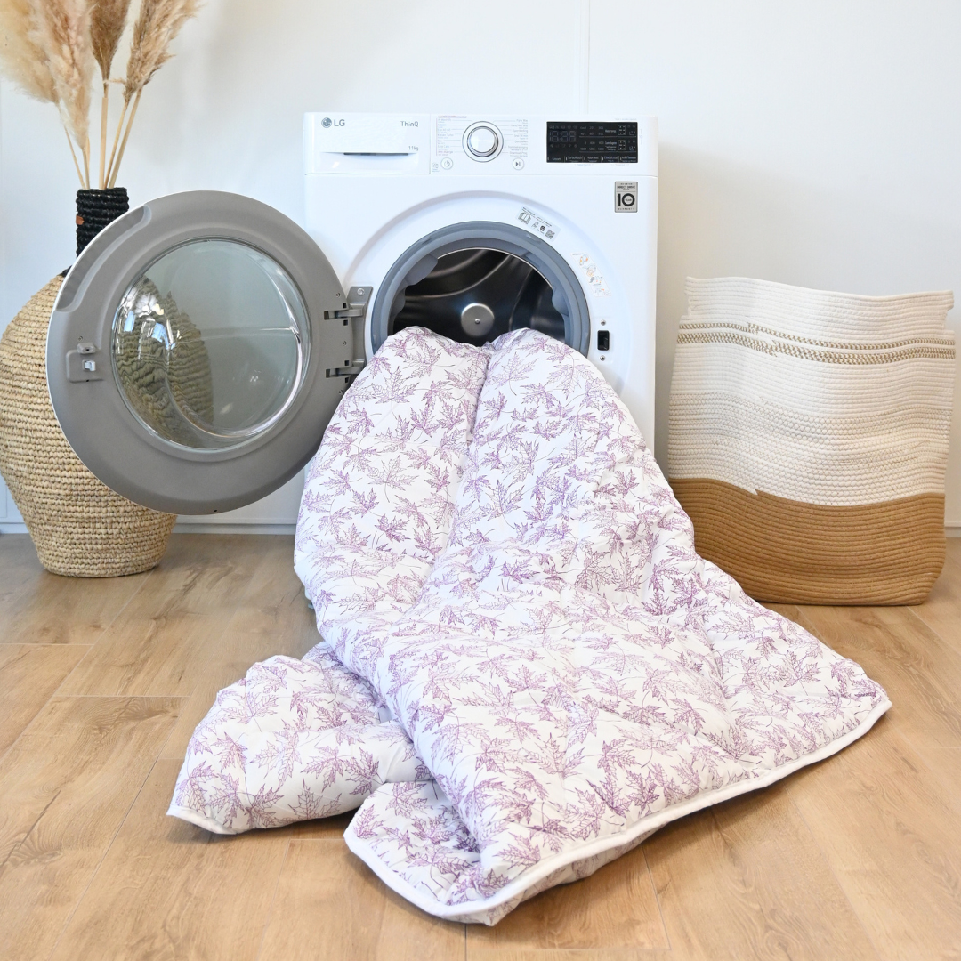 HappyDuvet Violet Leaves - All season Coverless duvet