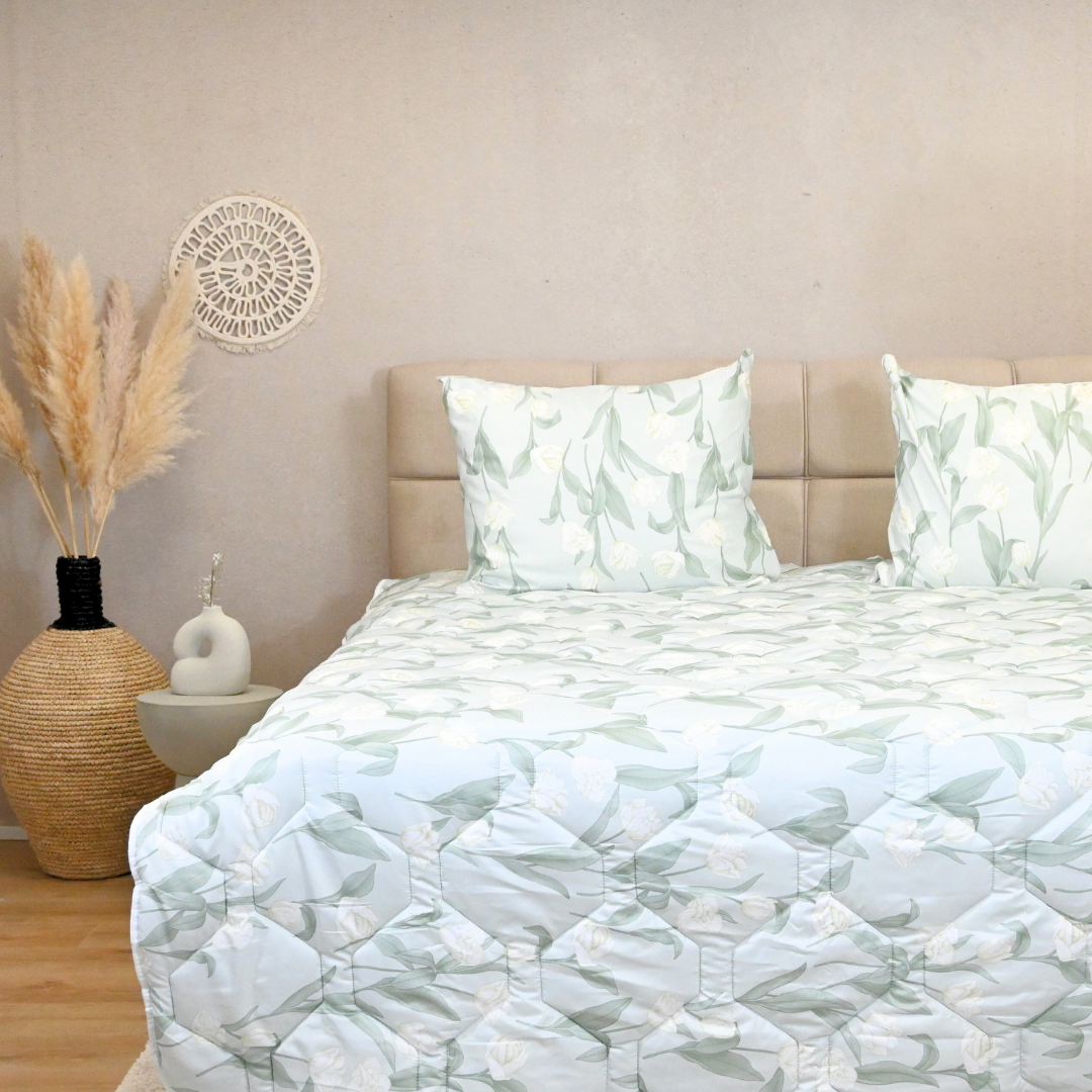 HappyDuvet White Roses - Satin Look - All season Coverless duvet
