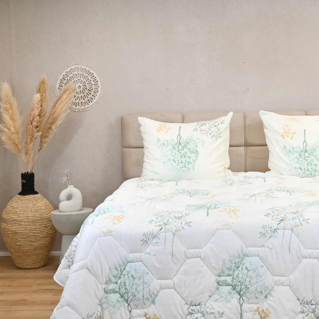 HappyDuvet Fresh Forest - Satin Look - All season Coverless duvet