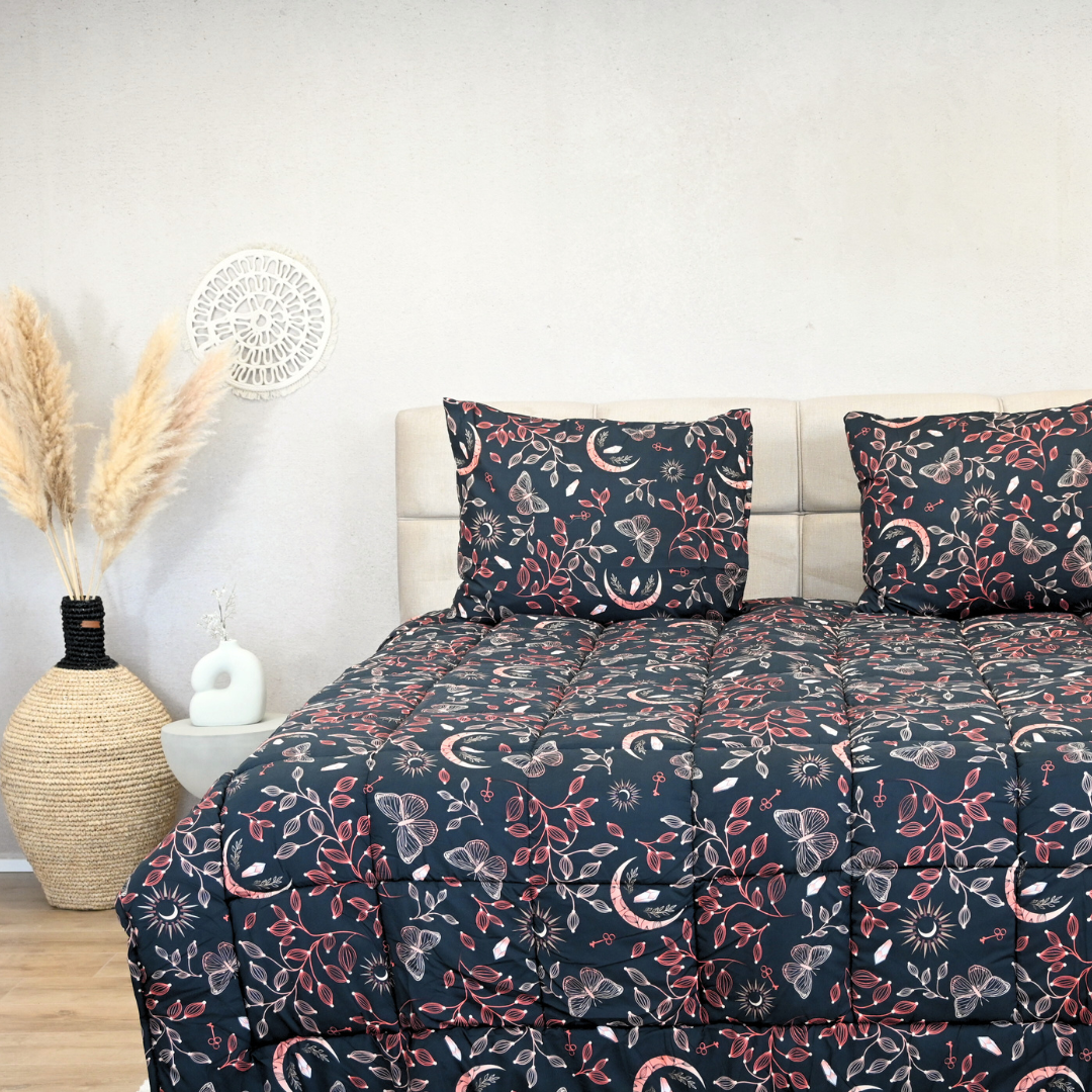 HappyDuvet Twilight Ruby - All season Coverless duvet