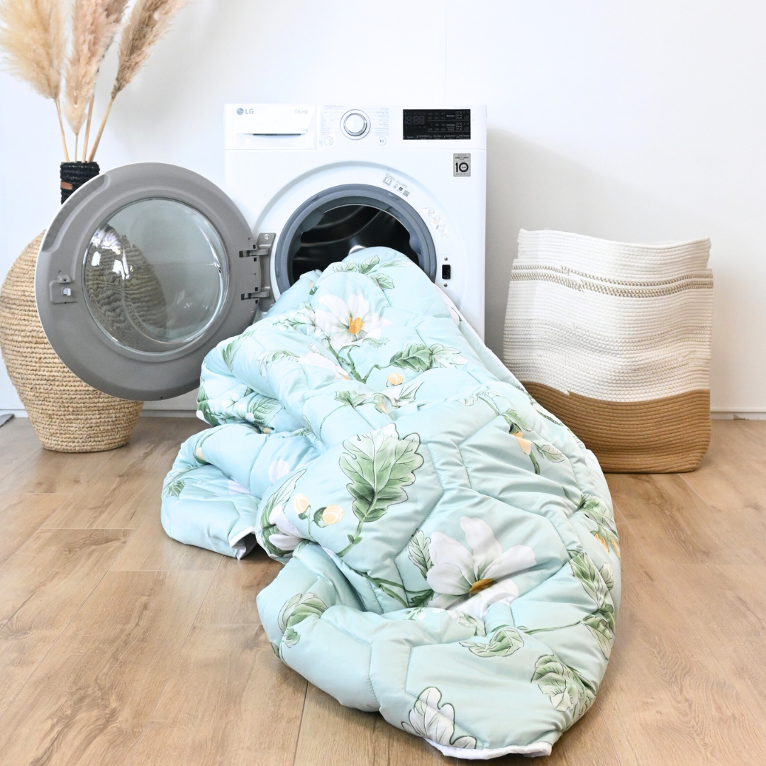 HappyDuvet Happy Flowers - Satin Look - All season Coverless duvet
