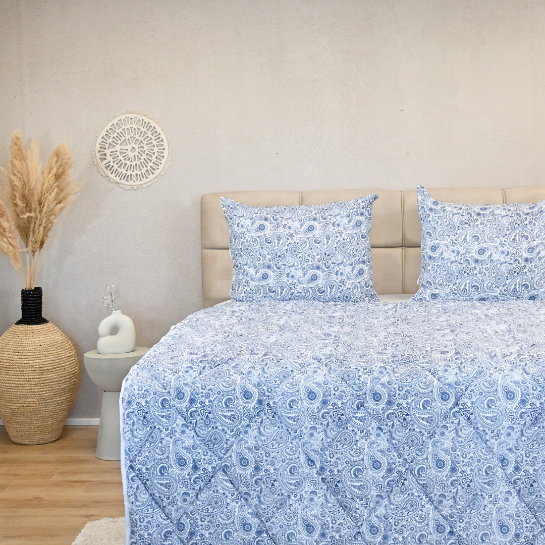 HappyDuvet Midnight Paisley - All season Coverless duvet