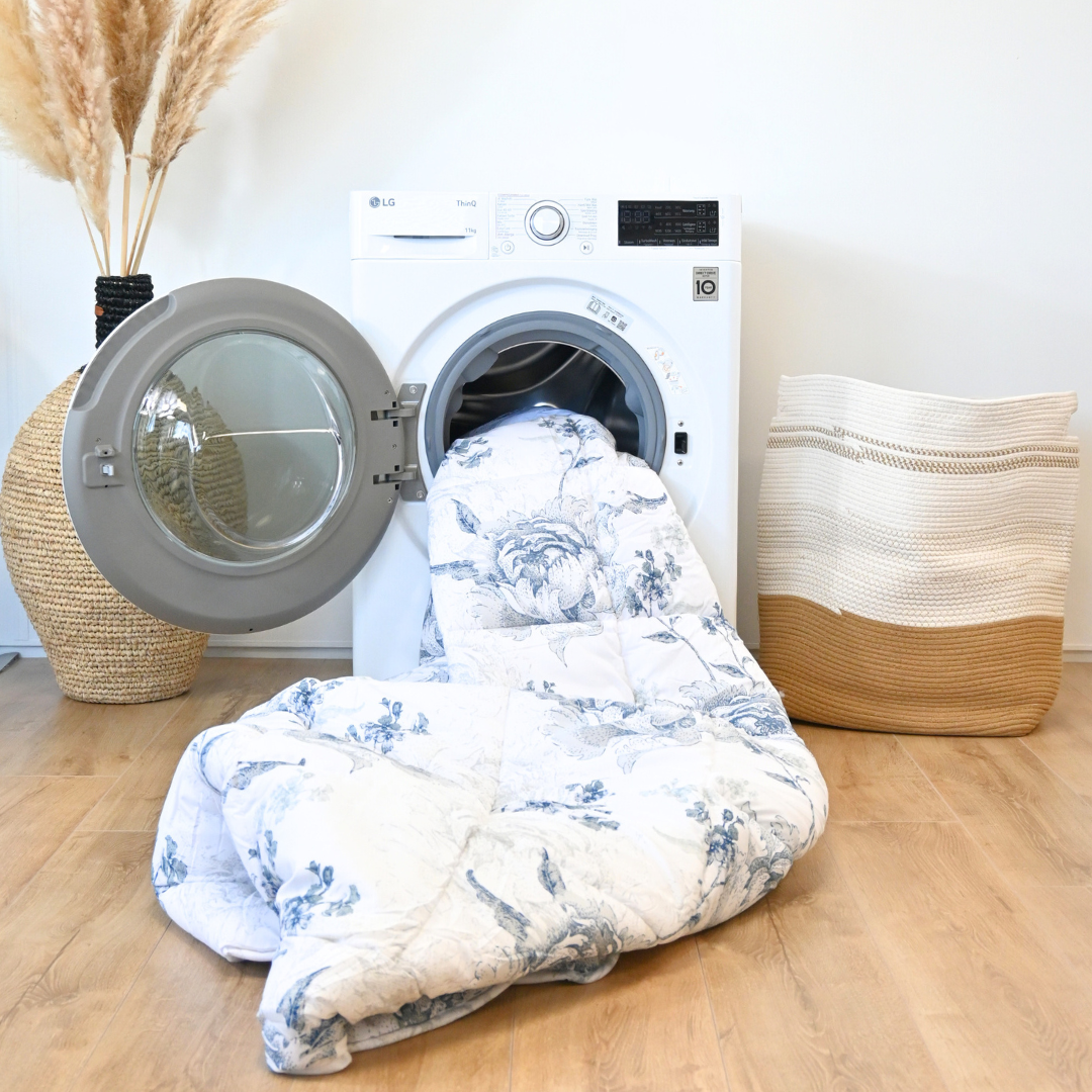 HappyDuvet Simple Flowers - All season Coverless duvet