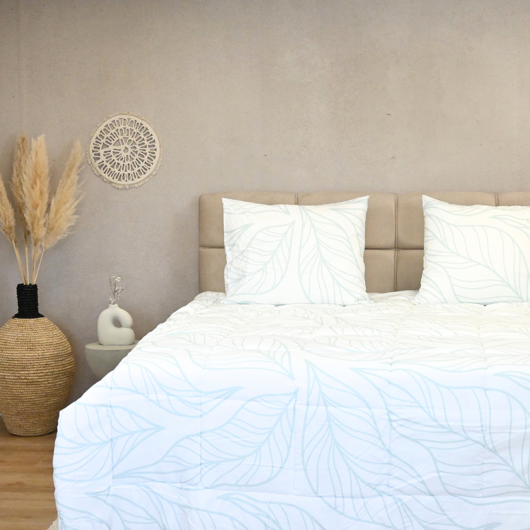 HappyDuvet Simple leaves - All season Coverless duvet