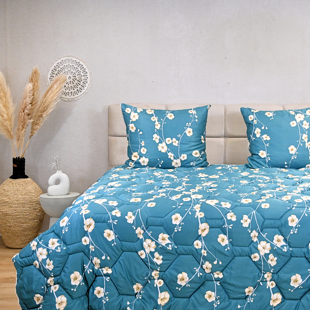 HappyDuvet Blue Blossom - Satin Look - All season Coverless duvet